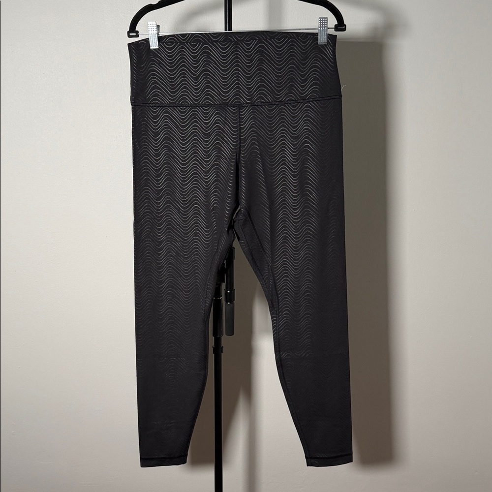 NWOT NEW Lululemon Align High-Rise Pant 28" Aqueous Emboss Black - Picture 5 of 6